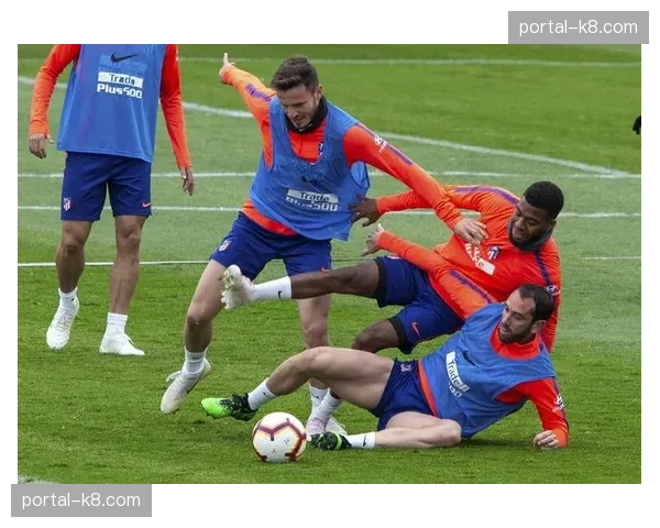 备战马德里竞技，那不勒斯全队提前三日抵达西班牙进行适应性训练